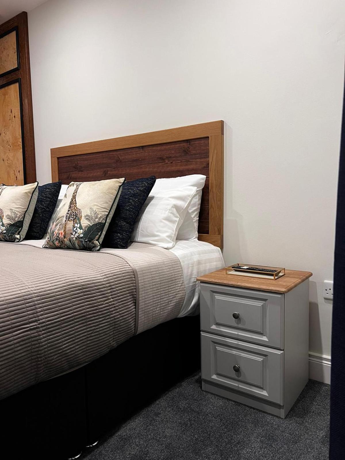 53 Luxury Rooms Мейнут Екстериор снимка