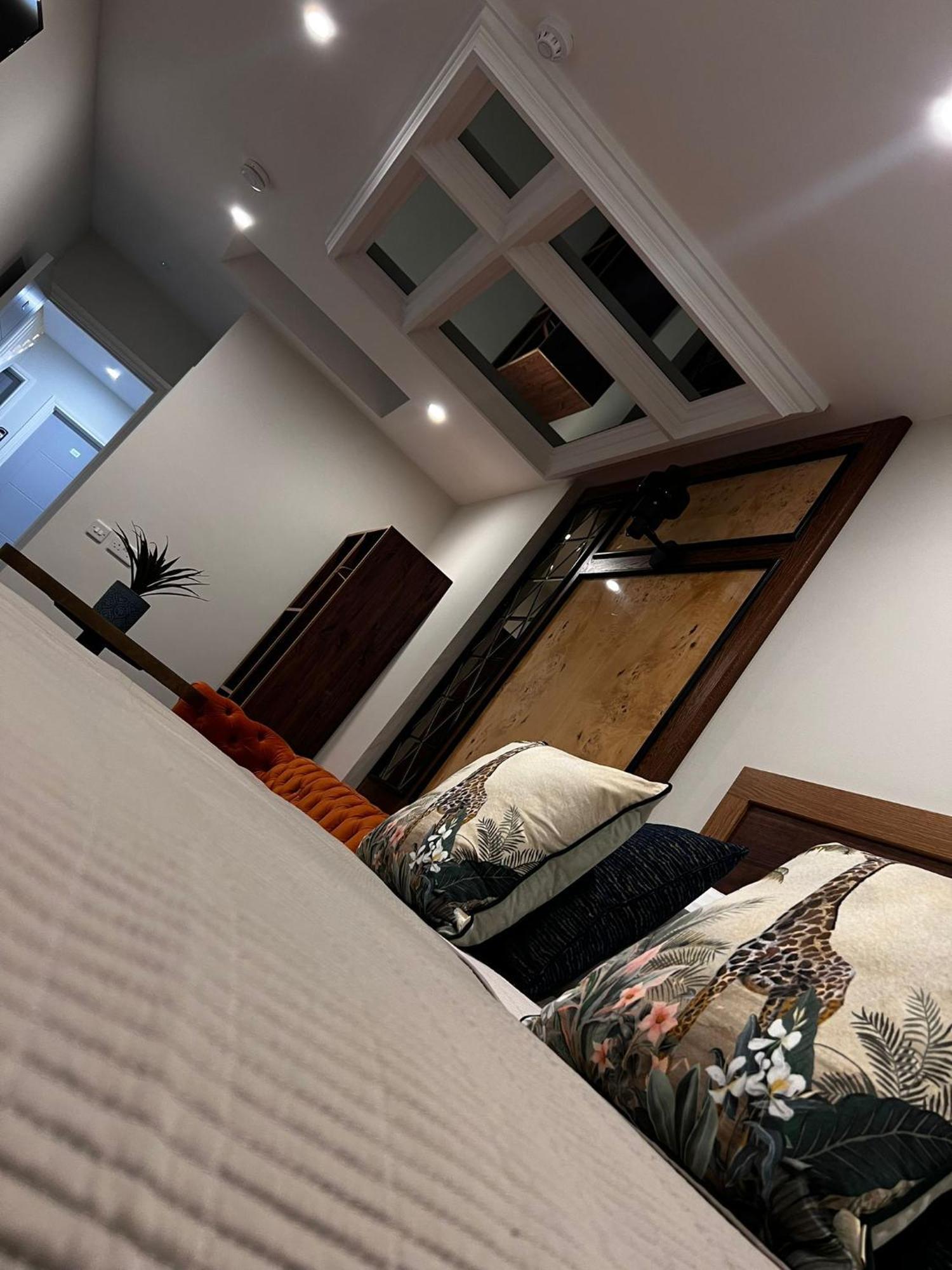 53 Luxury Rooms Мейнут Екстериор снимка